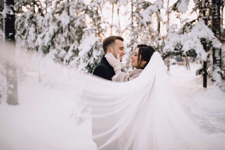 Теплая сказка: оформление зимней свадьбы в идеях талантливых декораторов