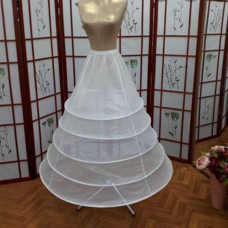 Подъюбник под свадебное платье: виды, со шлейфом, без колец (29 фото)