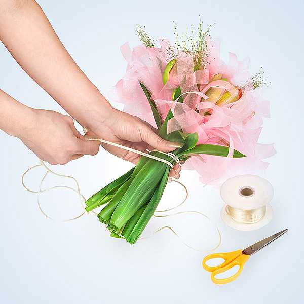 Букет своими руками: делаем букеты искусственных цветов из подручных и необычных материалов