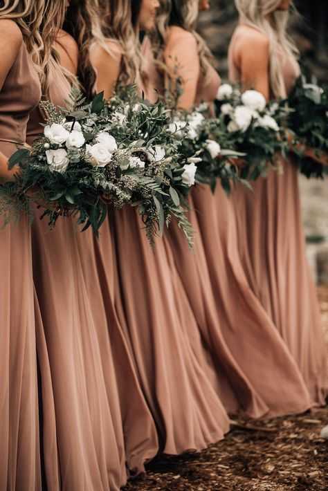 Свадебное платье цвета бордо: кому подходит, с какими оттенками сочетается