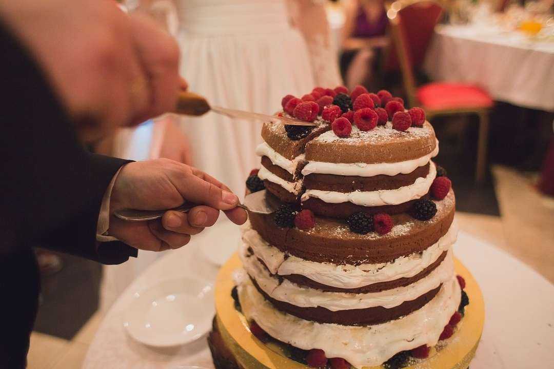 Шоколадный свадебный торт: советы по выбору вкусного торта