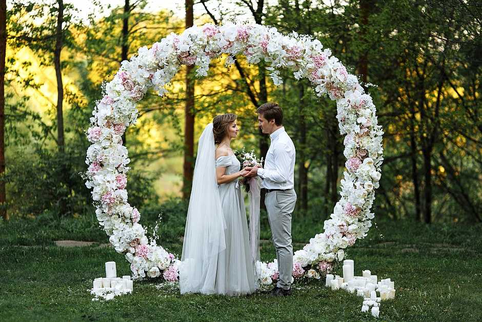 Оформляем арку для свадьбы своими руками: как сделать деревянную, металлическую и пластиковую из цветов, шаров и лент