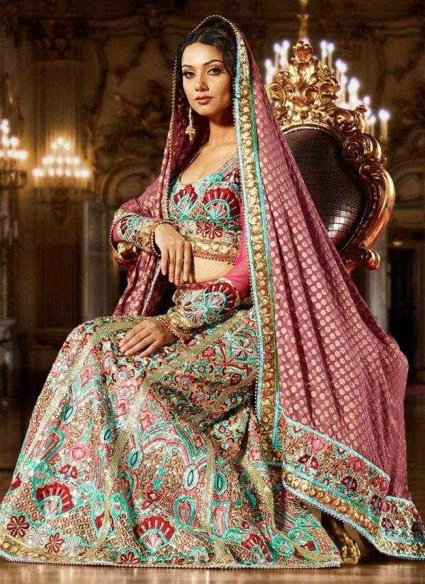 Свадебные платья в индийском стиле – роскошно и женственно