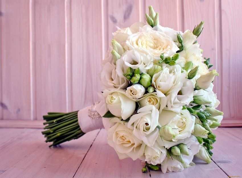 Свадебный букет из калл: фото цветов и их значения
