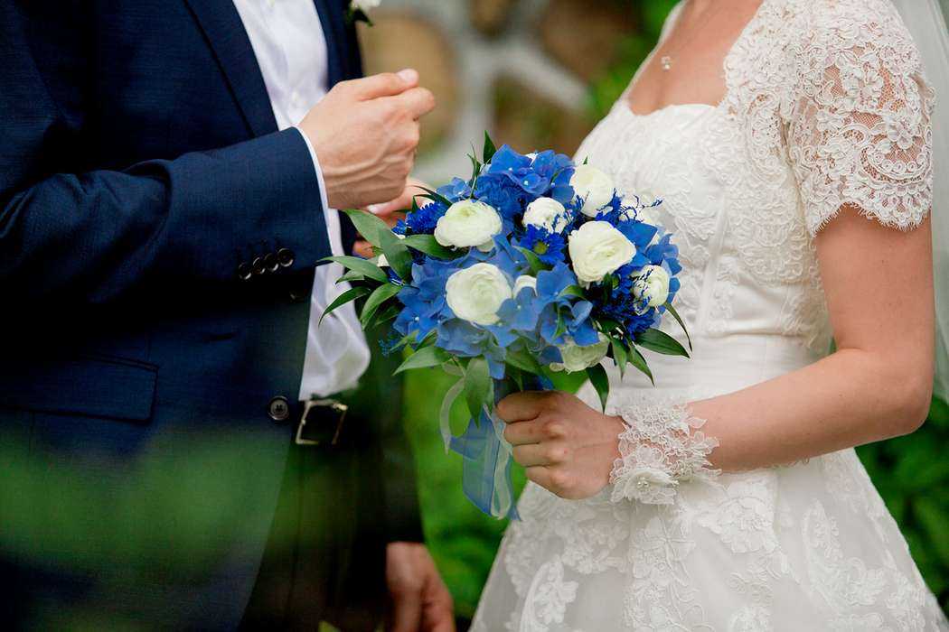 Синий букет невесты: для кого подходит и каким может быть?