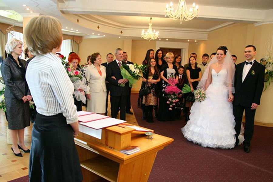 Свидетель на свадьбе: обязанности и роль друга жениха, список свадебных примет. что должен знать свидетель перед свадьбой?