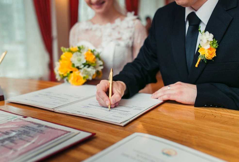 Как быстро зарегистрировать брак в загсе в день подачи заявления: при беременности или болезни