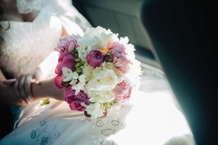 Гид по пионам: от свадебного букета до декора wedding blog