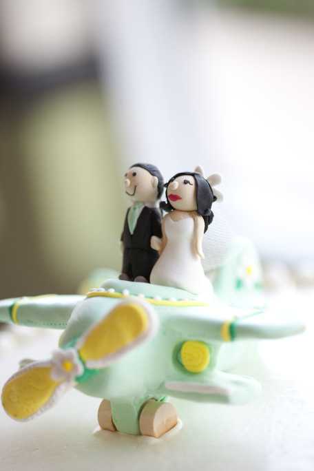 Фигурки на свадебный торт - какую выбрать и как сделать своими руками, фото и видео