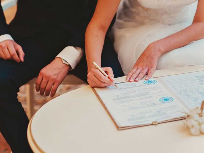 Неторжественная регистрация брака в загсе: как проходит и чем отличается от торжественной, свидетели, одежда и пошлина