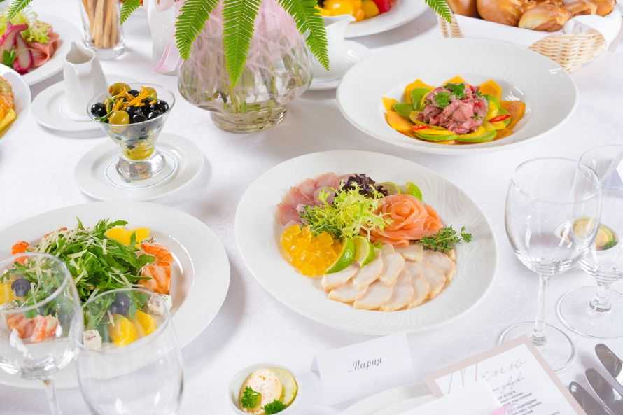 Свадебный стол фото  банкет из блюд и закусок в домашних условиях на 20 30 50 человек