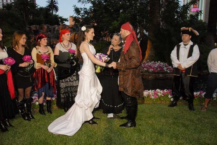 Свадьба в стиле пиратов: необычный сценарий