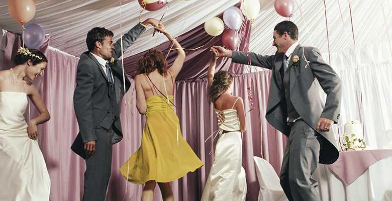 Конкурсы на свадьбу для гостей за столом [2021] – смешные? & прикольные