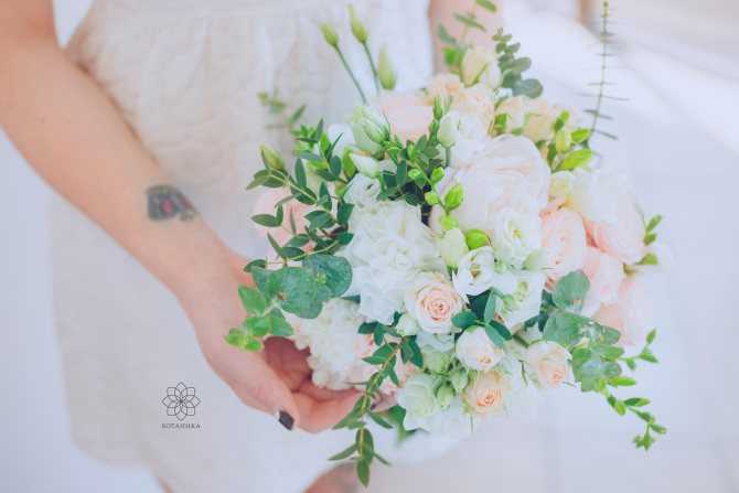 Букет невесты из пионовидных роз – нежность, изысканность и пьянящий аромат