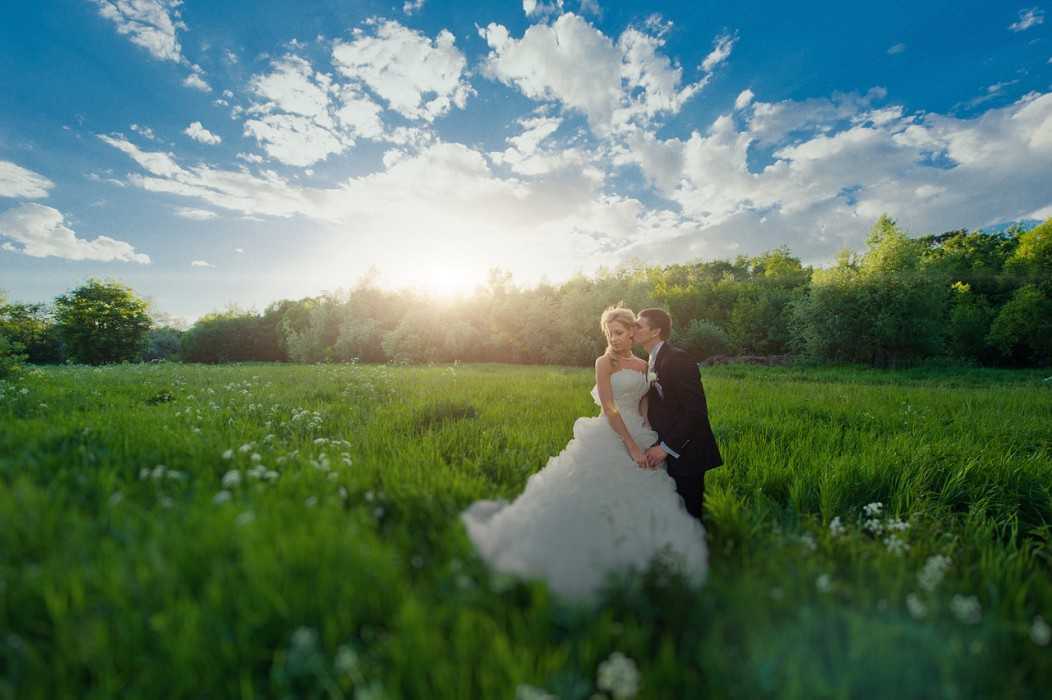 Лучшие идеи для свадебной фотосессии летом | wedding blog