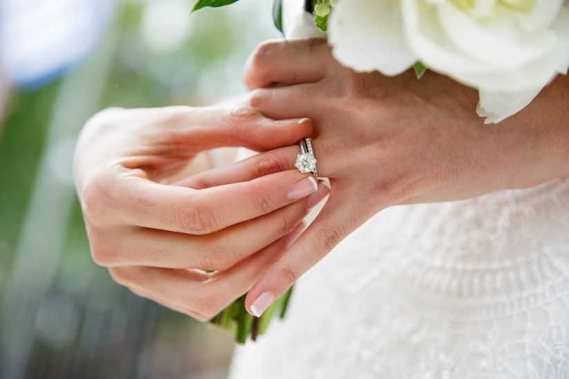 Помолвочные кольца - купить кольца для предложения в ювелирном интернет-магазине линии любви ? фото и цены в каталоге