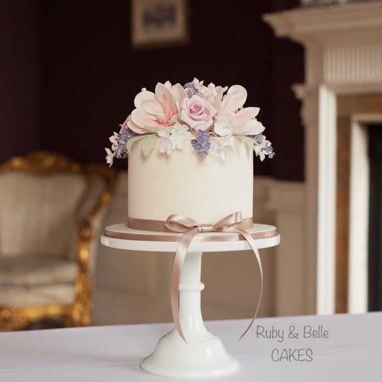 Торт на свадьбу (120 фото): обзор самых популярных вариантов свадебных тортов. инструкция как выбрать и где заказать торт