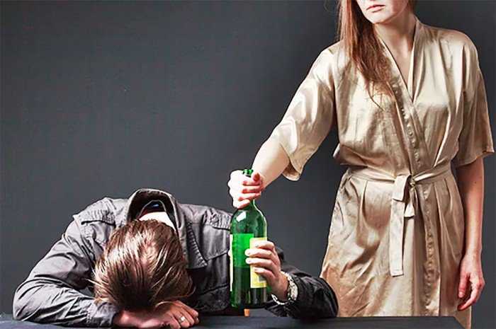 Муж пьет каждый день.  что делать жене алкоголика? советы психолога