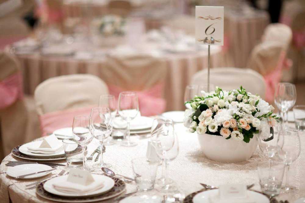 Сладкий фуршетный стол на свадьбу - как оформить в разных стилях, подборка идей с фото