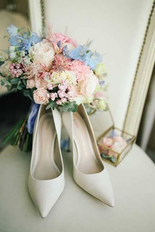 Свадебные туфли на низком каблуке — обзор модных моделей
