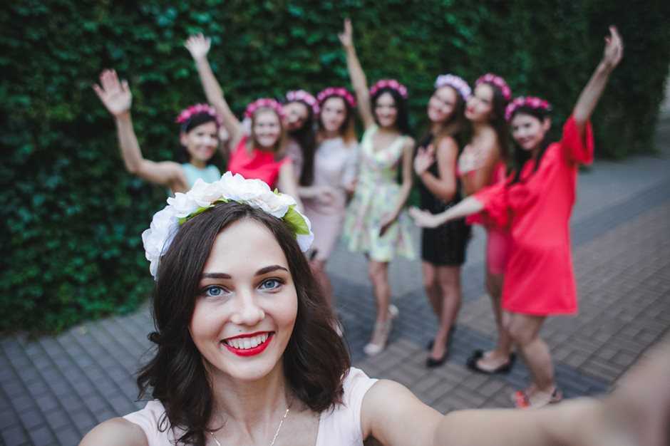 ᐉ вопросы для подружек невесты на девичник. делаем вечеринку подружек незабываемой – веселые игры для девичника - svadba-dv.ru