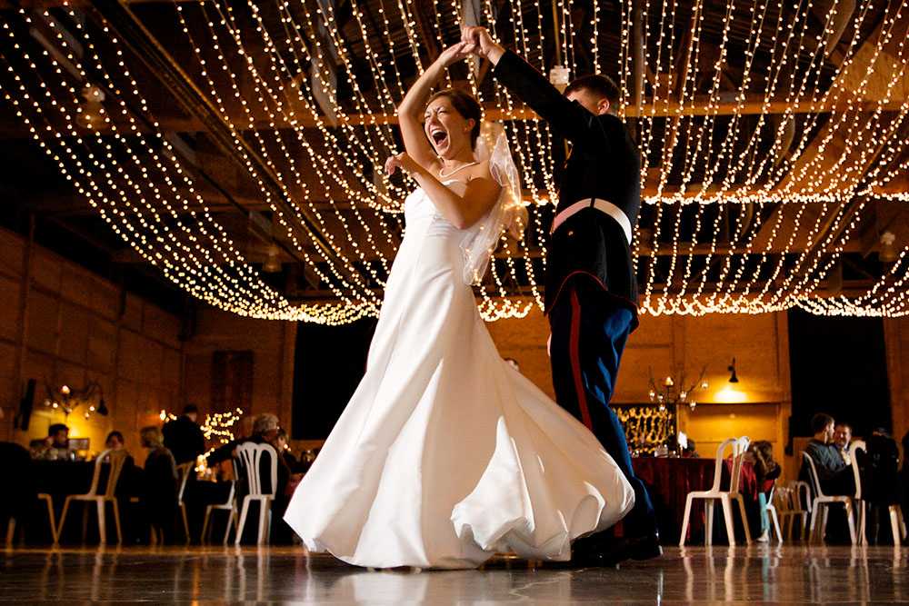 Изучаем свадебный танец танго-вальс самостоятельно: видео-уроки
