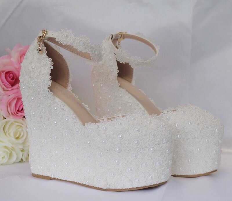 Топ-5 вариантов летней обуви для невесты: от необычных туфель до босоножек на свадьбу