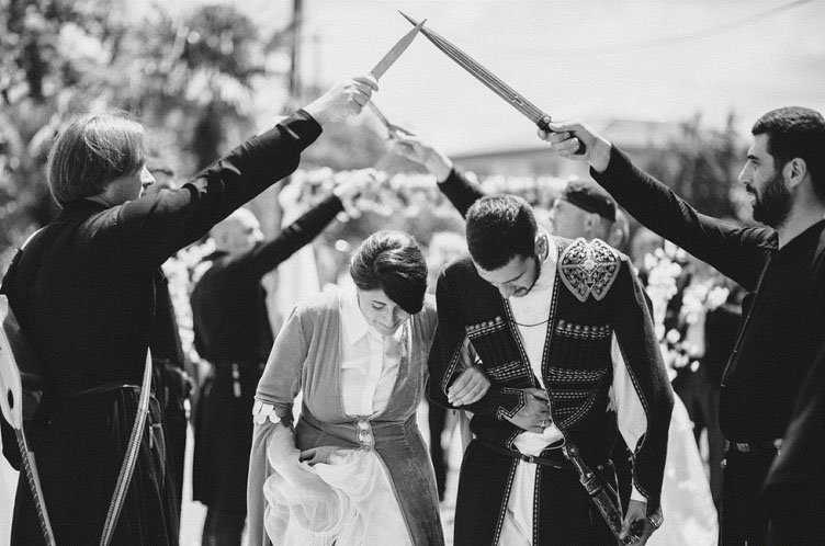 Грузинская свадьба (56 фото): традиции и обычаи организации свадебной церемонии в грузии. что дарят невесте на обряд венчания?