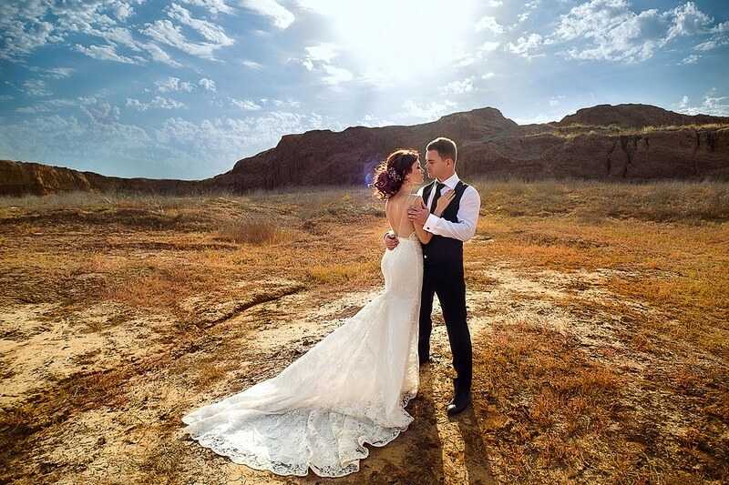 Свадебная фотосессия на природе (51 фото): идеи для съемки в лесу и в поле в день свадьбы для жениха и невесты