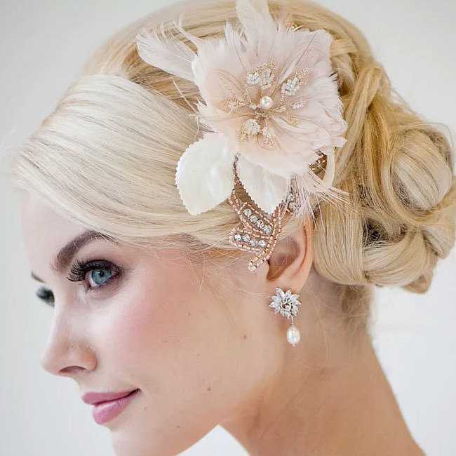 Свадебные украшения для волос: советы по выбору, изготовлению и использованию