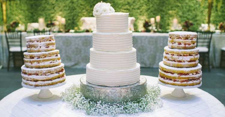 Свадебный торт 2021 года: модные тенденции и фото самых трендовых десертов