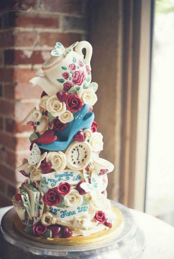 Свадебный торт 2021: тренды и идеи модных десертов