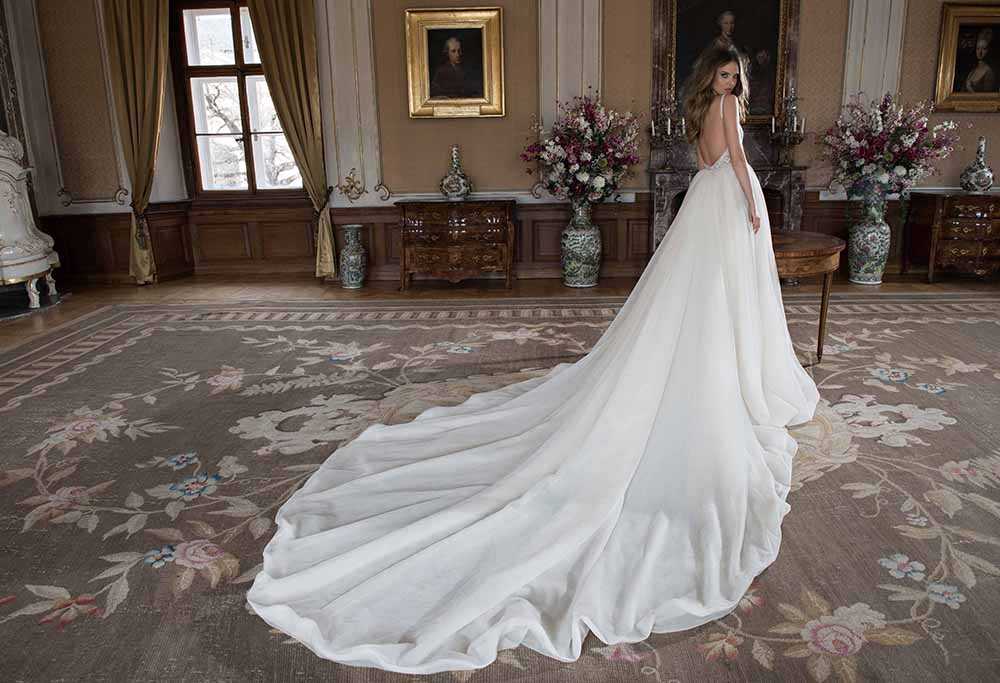 Свадебные платья 2021: тренды и новинки (60 фото)