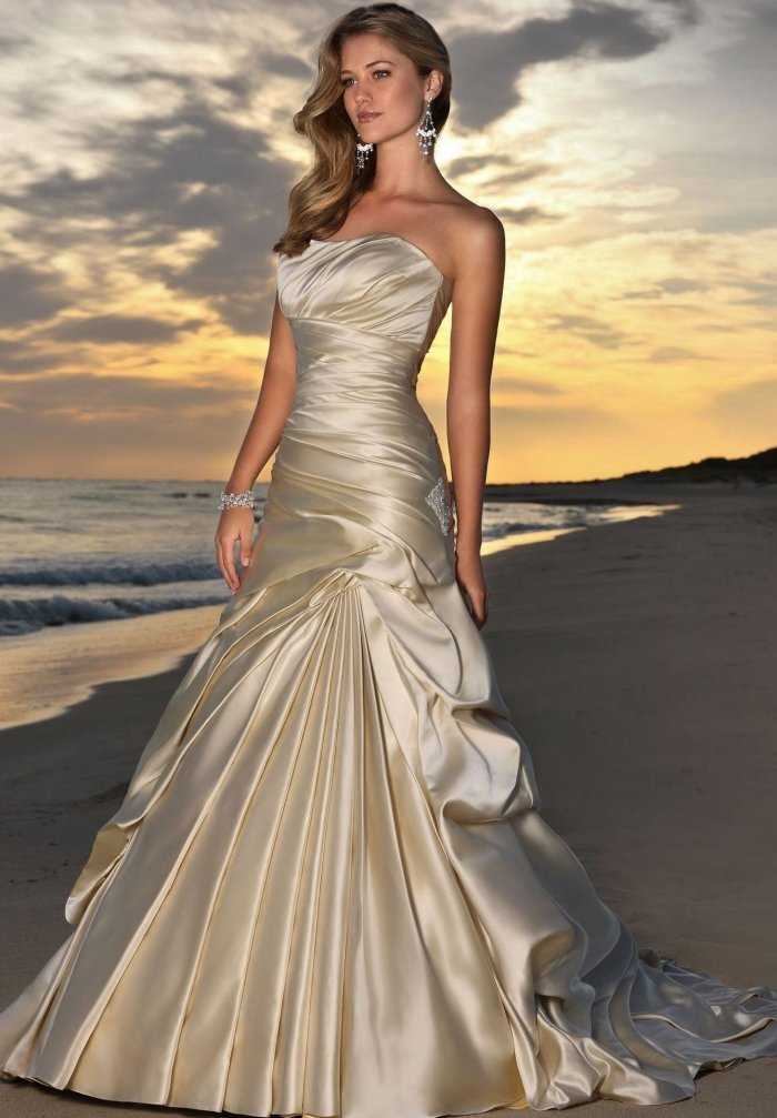 Свадебное платье цвета шампань - фото