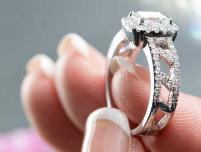 Как выбрать кольцо для помолвки с бриллиантами?