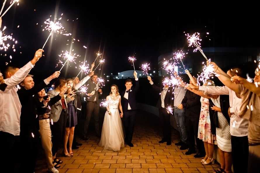 10 крутых способов заменить бросание подвязки на свадьбе! : невеста.info : 0 комментариев