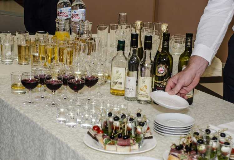 Расчет безалкогольных напитков на свадьбу в зависимости от количества гостей