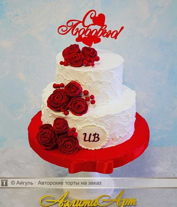 Свадебные торты бордовый роза — 24 фото