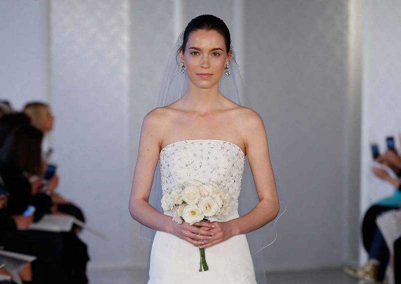 Свадебные платья короткие со шлейфом: короткое спереди, длинное сзади (45 фото)