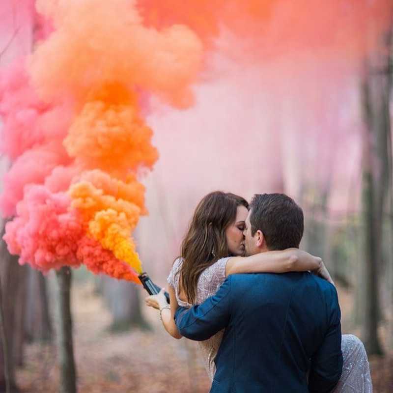 Фото с цветным дымом - свадебная, осенняя, зимняя фотосессия: интересные идеи