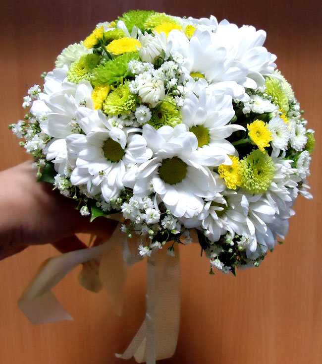 Свадебный букет из хризантем в вариантах [2021] года ? своими руками – фото & видео