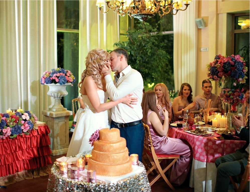 Расстановка столов на свадьбу - примеры и планы