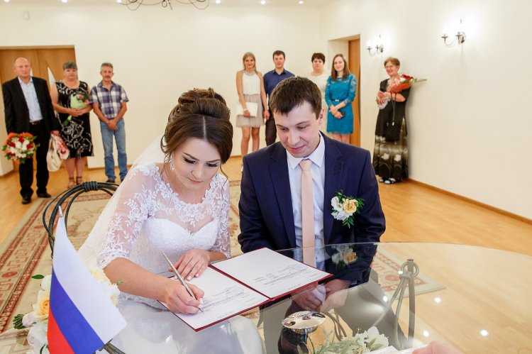 Срочная регистрация брака в загсе: причины, как подать заявление
