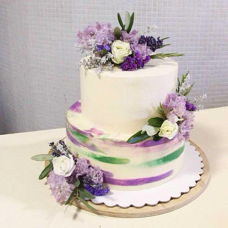 Свадебные торты крем фиолетовый — 12 фото
