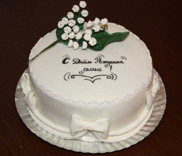 Свадебные торты с инициалами молодоженов, с именами жениха и невесты
