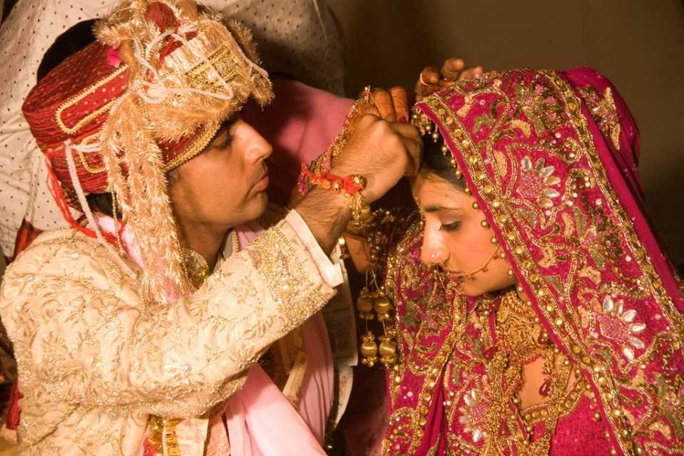 Потрясающе красивые свадебные наряды индии