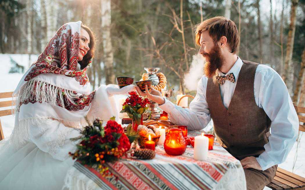Колоритные свадебные платья в украинском стиле