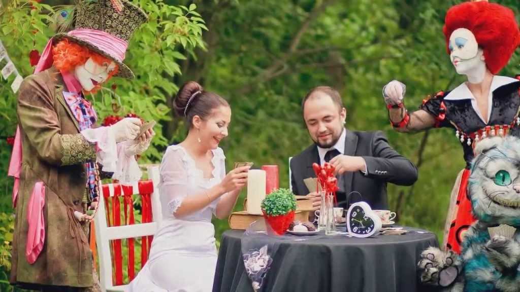 Смешные и современные сценарии на свадьбу для тамады