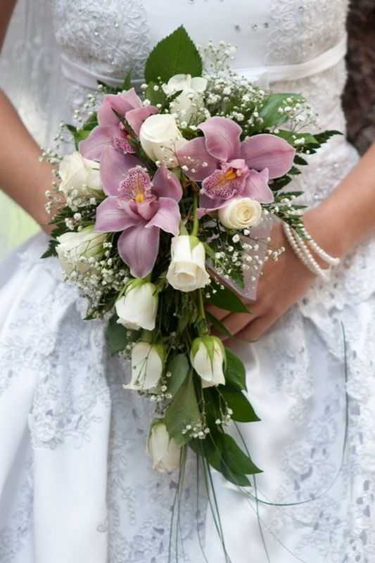 Простота и изящество – букет невесты под платье цвета айвори: фото красивых вариантов