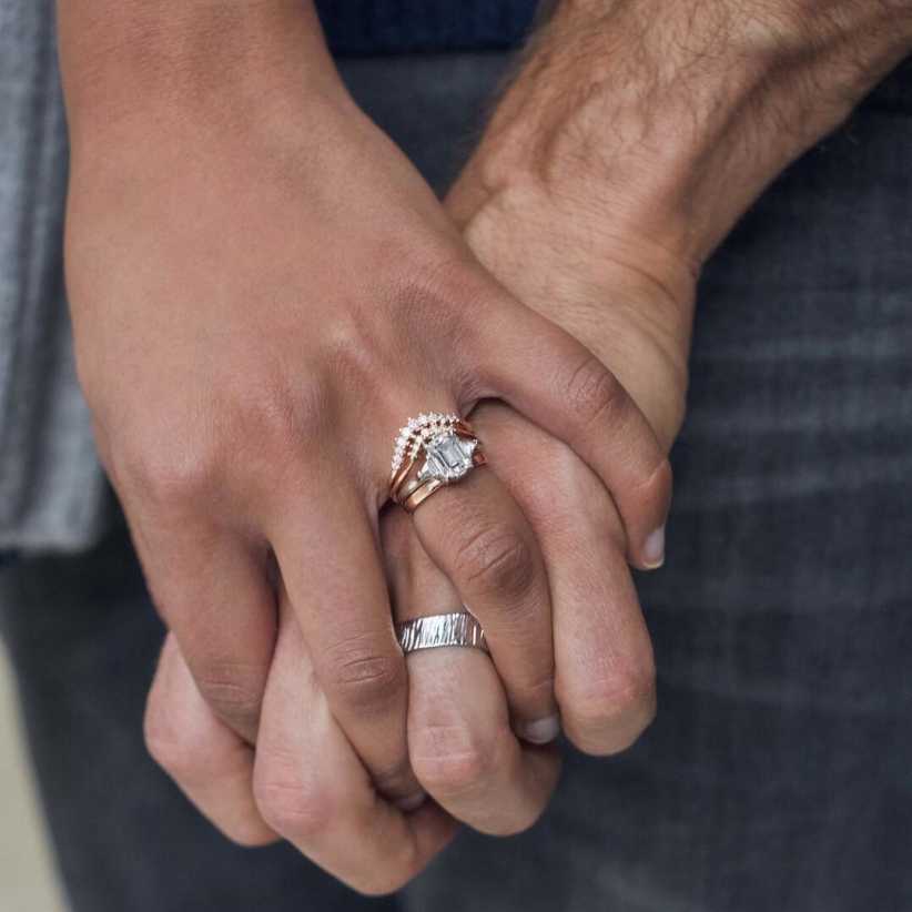 На какой палец одевают помолвочное кольцо (73 фото): на какой руке следует носить кольцо для помолвки и как его выбрать